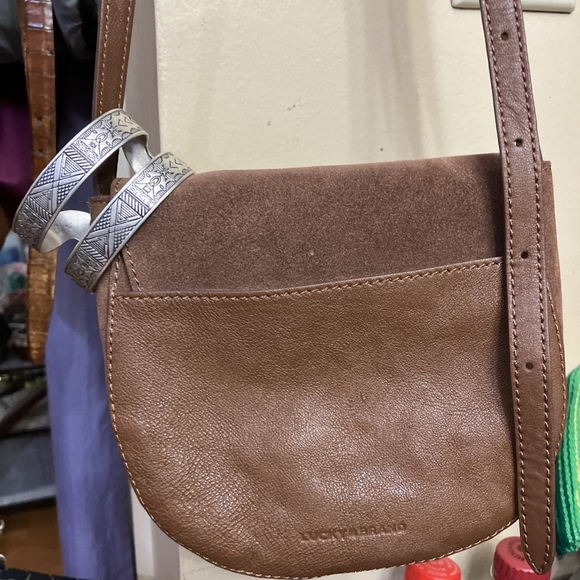 Bundle Lucky Brand crossbody cowgirl purse and Lucky Brand cuff silver bracelet - Picture 6 of 11